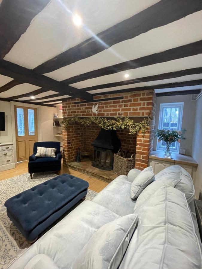 Historic Cambridgeshire Cottage Ґодманчестер Екстер'єр фото